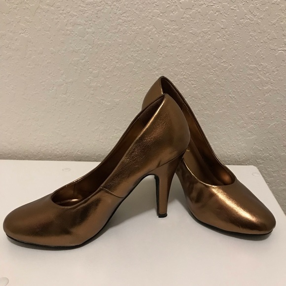 Andiamo Happy metallic copper gold faux leather heels - size 6 - Picture 4 of 6